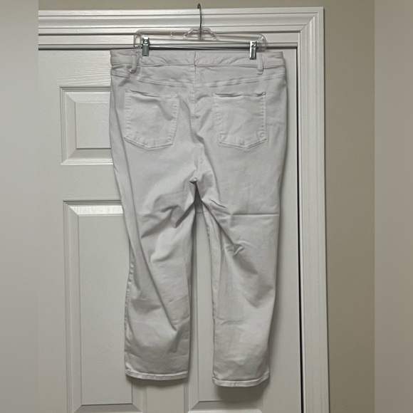 Talbots women’s Straight Leg Crop Jean size 16W - Picture 2 of 4